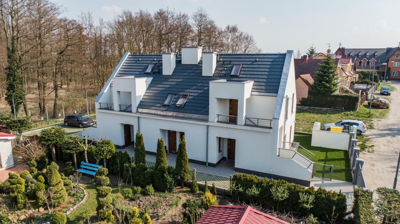 Apartament Z Ogrodkiem Trzęsacz Exterior foto