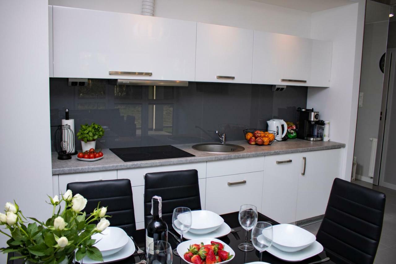 Apartament Z Ogrodkiem Trzęsacz Exterior foto
